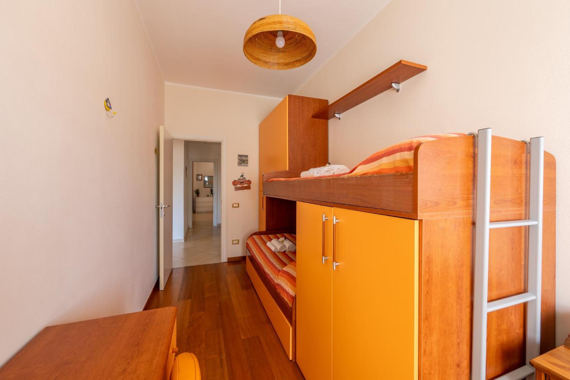 New Luxury 2Bdr Terrace, Views, Ac Apartment Marina Di Carrara Bagian luar foto